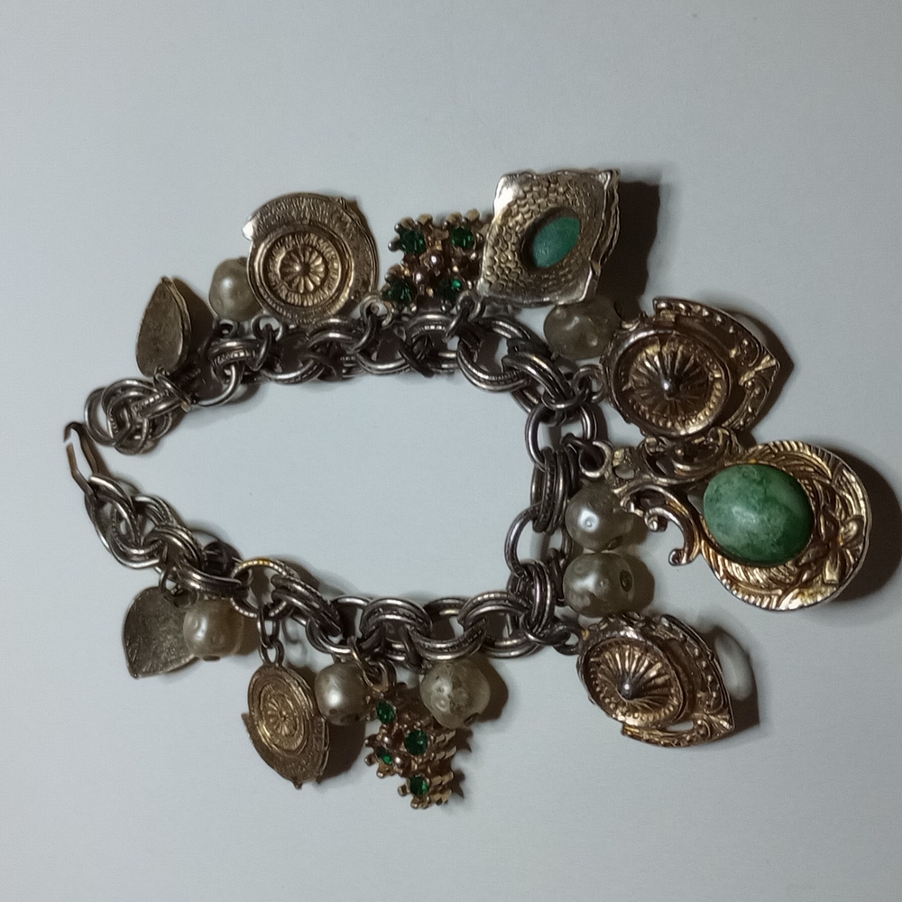 Vintage gold tone bracelet